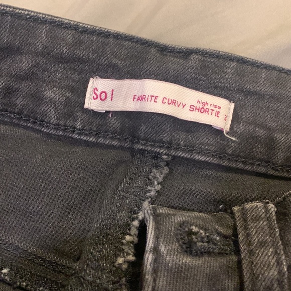 black high rise jean shorts - Picture 3 of 3